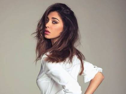 Belen Rodriguez replica alle critiche di Cavalli: "Se la sofferenza vi ha resi cattivi, l’avete sprecata"