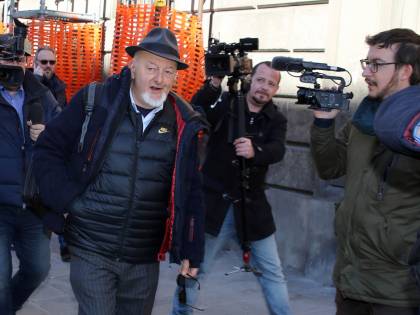 La procura di Firenze non revoca i domiciliari ai genitori di Renzi