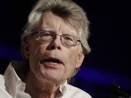 Stephen King difende la moglie: "Lei ha un nome e un cognome"