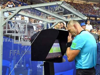 Calcio, è ufficiale: per la Crusca si dice "il Var"