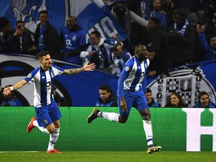 Champions, il Porto fa fuori la Roma: 3-1 e lusitani ai quarti. Lo United caccia il Psg