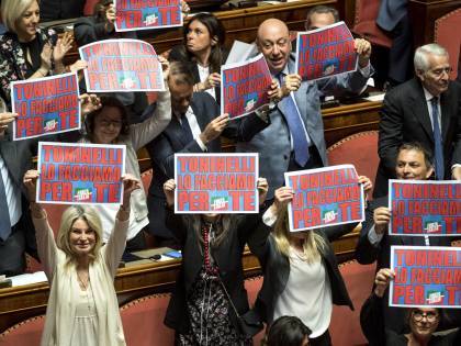Tra "manette" e Google, scoppia la bagarre in Senato