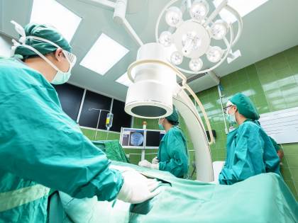 Si infila nel pene settanta sfere di metallo: undicenne in ospedale