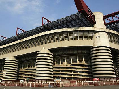 San Siro da abbattere, Salvini: "Una follia, un oltraggio"