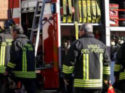 Dimentica il pentolino sul fuoco: esplosione in un appartamento