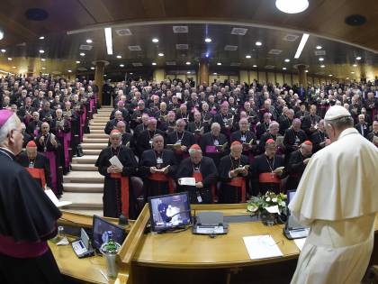Conte dice no alle Messe. L'ira della Cei: "Violate le libertà di culto"