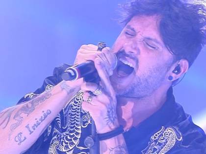 Fabrizio Moro è tornato single: "Non credo nel matrimonio"