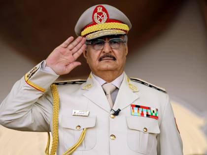 L'ultimo bluff di Haftar: "Io il nuovo Raìs"