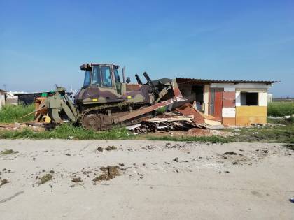 Foggia, demolito il ghetto abusivo dei migranti