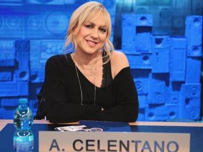 Alessandra Celentano si scusa per la sfuriata ad Amici. Ma il web non la perdona