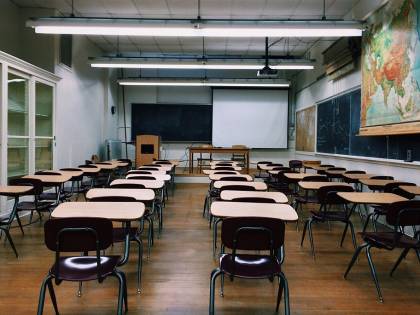 Studentessa viene sospesa e la mamma aggredisce la professoressa