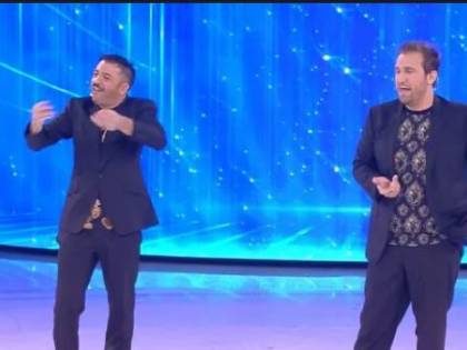 Amici, Pio e Amedeo stuzzicano Ricky Martin: "Sembriamo Giulia De Lellis e Andrea Damante"