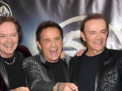 Sanremo, salta omaggio a Stefano D'Orazio. Pooh furiosi: "Orrendo"