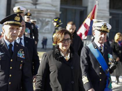 Il sottosegretario M5s scarica la Trenta "Ha fatto scelte incomprensibili"