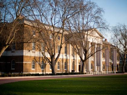Uk, galleria d'arte nella bufera: "Ha esposto dipinti islamofobi"