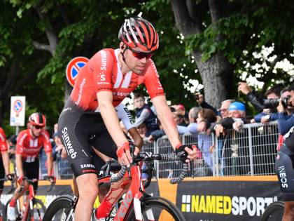 Giro d'Italia, Dumoulin non ce la fa: l'olandese si ritira