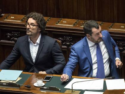 Salvini attacca: "Toninelli incapace". La replica: "Ti pago i mojito"