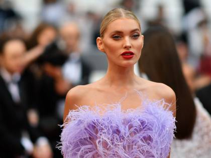 Elsa Hosk, la modella di Victoria's Secret da Cannes al bikini