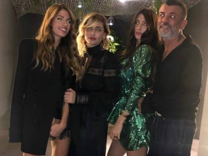 Chiara Nasti e il bacio sulla bocca con il papà che fa indignare il web