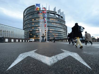 Il politologo gesuita: "Il voto italiano è il più anti-europeo"