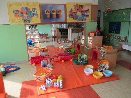 Bologna, marocchino toglie il figlio dall'asilo: "In classe sono tutti stranieri"