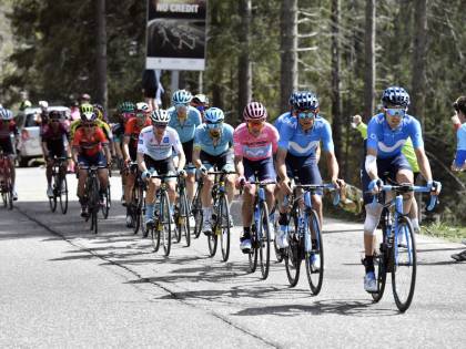 Giro d'Italia, 20a tappa: vince Pello Bilbao. Carapaz sempre in rosa