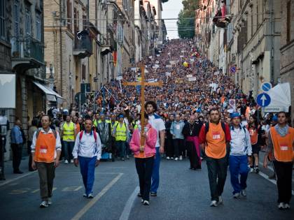 Il cammino dei 100mila: un "grazie" lungo 28 km