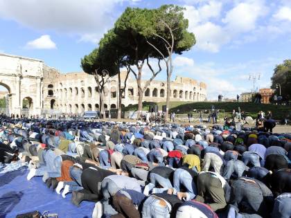 È allarme: "Nel 2100 i musulmani saranno metà della popolazione italiana"