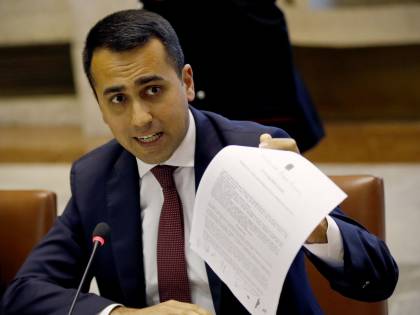 M5S, la svolta di Di Maio: "Via il doppio mandato"