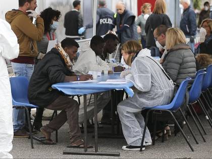 A Pozzallo altri 363 migranti: l'ok del governo alla Open Arms