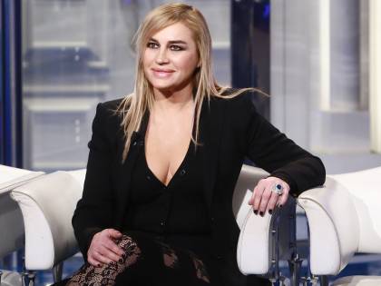 Lory Del Santo a Pomeriggio5: "Mi piacerebbe una bambina in affido"