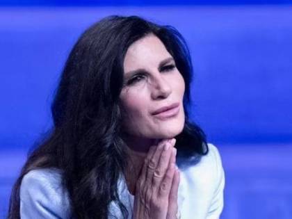 Pamela Prati mostra il tatuaggio realizzato per Mark Caltagirone