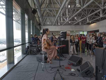 La Milano Music Week "decolla" a Malpensa con la voce di Levante