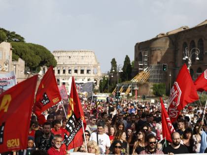 Protesta contro gli sgomberi a Roma