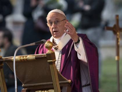 Il Papa dice "no" alla giustizia che crea "diritto a morire"