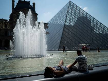 Record di caldo a Parigi: sfiorati 43 gradi e l'Europa soffoca