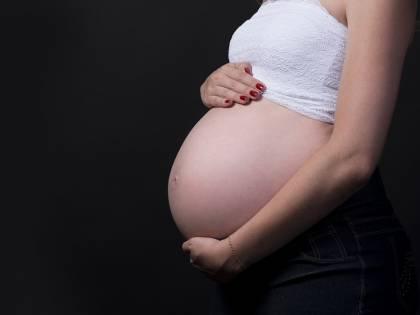 Madre surrogata e influencer su Instagram: la sua esperienza
