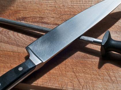 Tentato omicidio a Nerviano. Moglie accoltella il marito