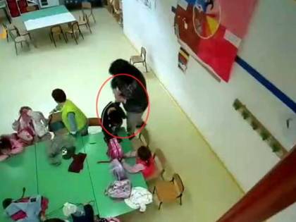 Offese e vessazioni sui bimbi, sospese per maltrattamenti due maestre a Fiumicino