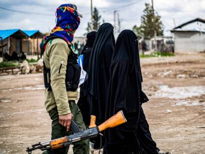 Siria, l'allarme Usa: "Oltre 100 jihadisti in fuga, non sappiamo dove siano"