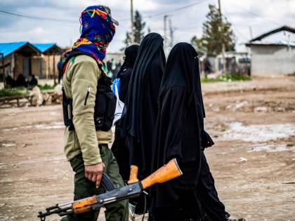 Sognava la guerra in Siria: espulso foreign fighter albanese