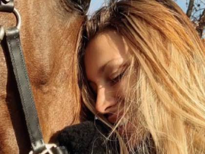 Asia Nuccetelli e l'infortunio del suo cavallo "Ho pianto fino a strapparmi i capelli"