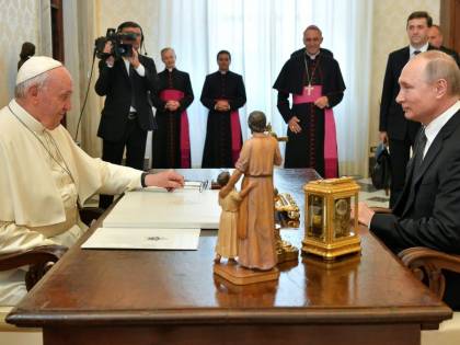 Vladimir Putin ha incontrato papa Francesco
