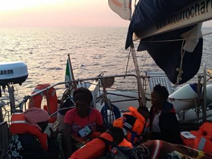 La superlobby buonista che ci riempie di migranti