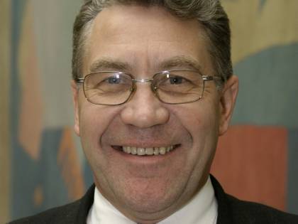 Abusi sessuali su richiedenti asilo: condannato ex ministro norvegese