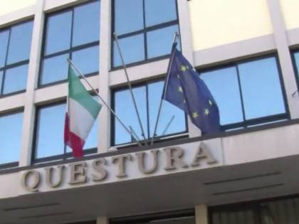 Foggia, somalo furioso in questura: voleva permesso di soggiorno