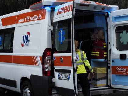 Versilia, malore in piscina: un bimbo è gravissimo