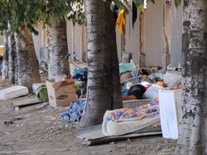 Degrado all'ospedale: l'accampamento abusivo dei migranti sgomberati