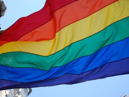 "Così siete transfobici", bufera sul tweet dell'Università di Leicester