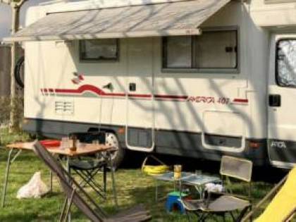 Alliste, il camper va a fuoco: turista ustionato